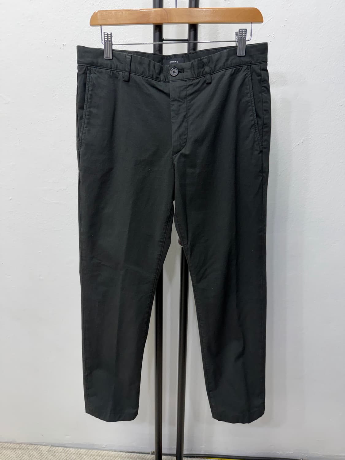 정품) 띠어리 남성 블랙 면바지 31 상품이미지1