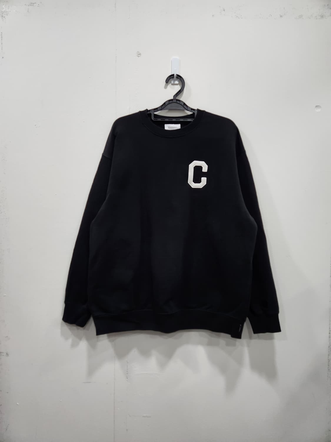 커버낫 C 로고 크루넥 블랙 맨투맨 남성 105사이즈 상품이미지1