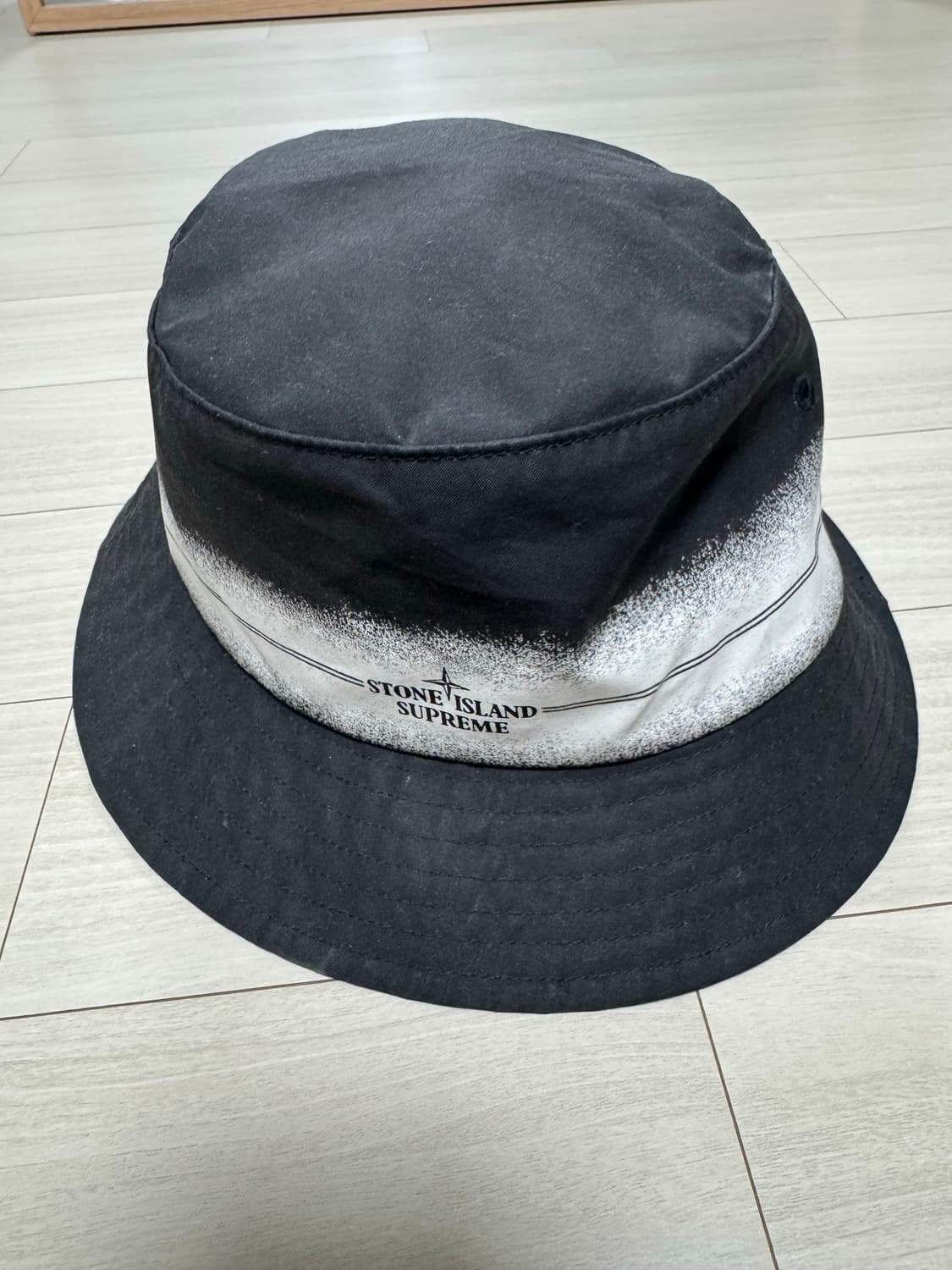 슈프림 스톤아일랜드 블랙 버킷햇 22ss M/L사이즈 판매합니다. 상품이미지1