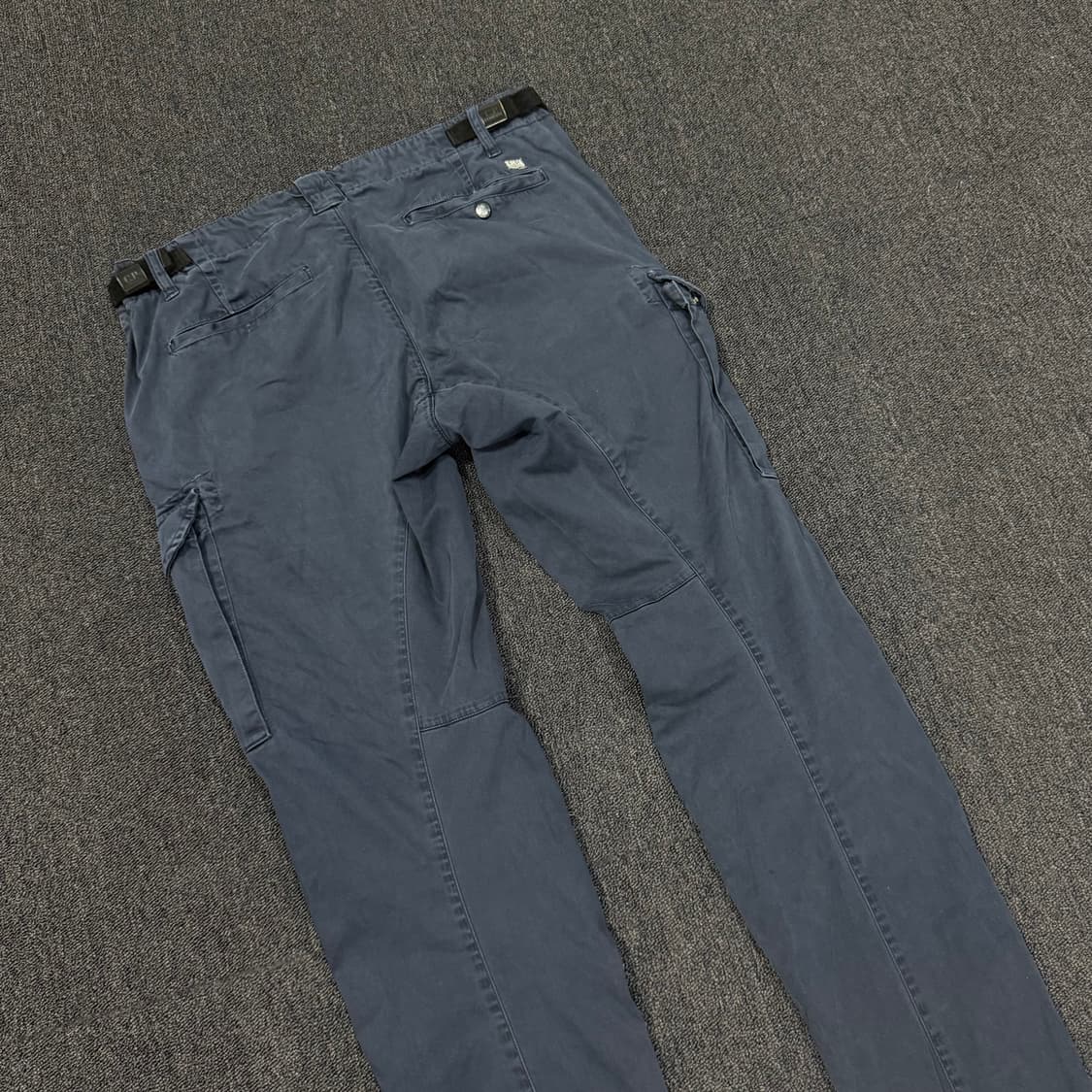 CP컴퍼니 ERGONOMIC FIT 렌즈 카고 팬츠 상품이미지6