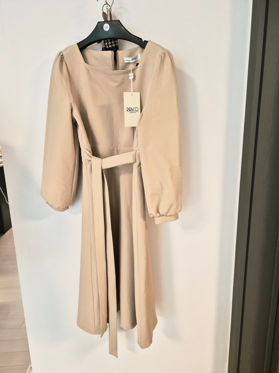 [새상품/55] 리린코(RIRINCO) 스퀘어넥 퍼프 소매 벨트 원피스 상품이미지4