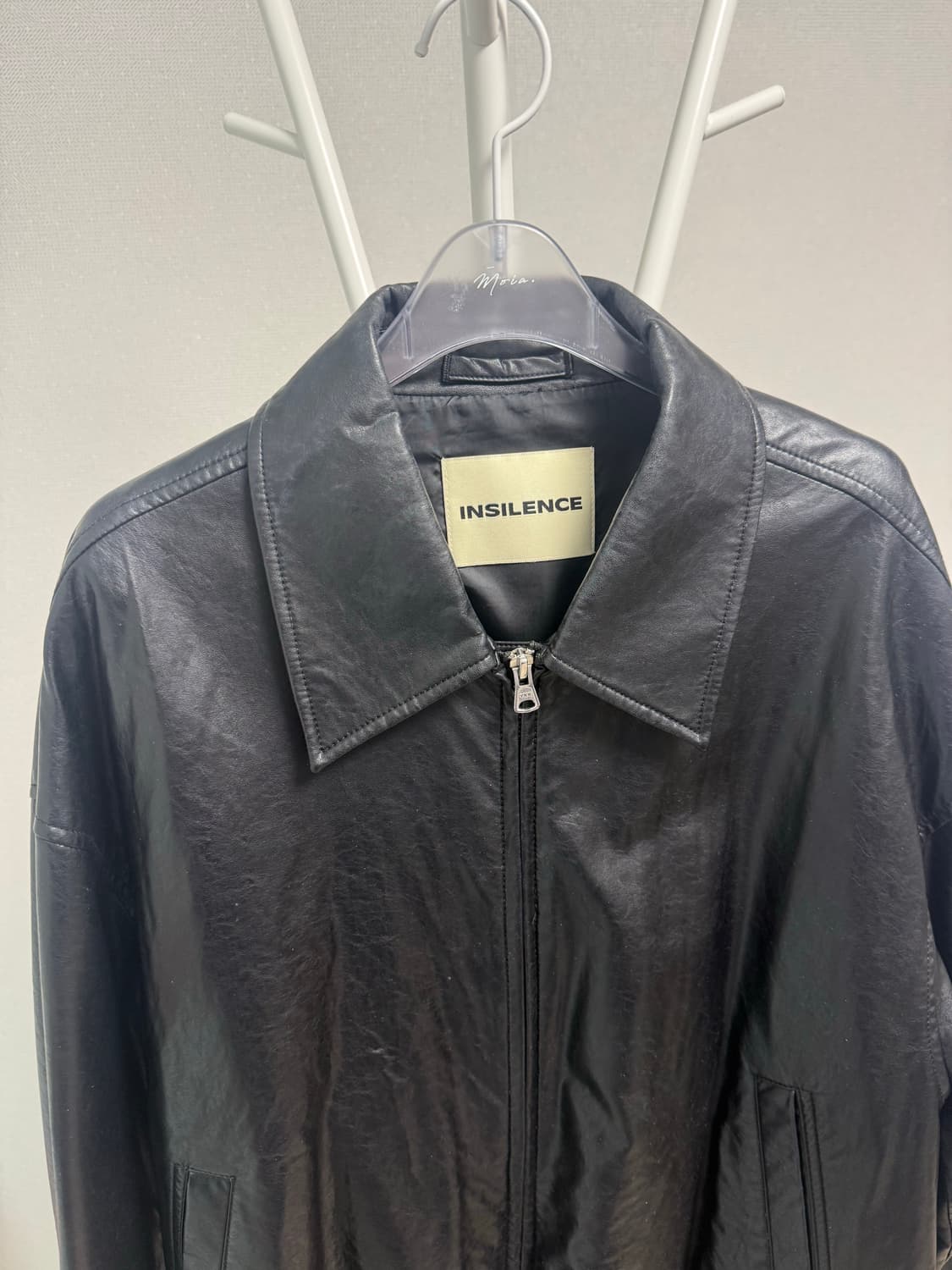 인사일런스우먼 비건 레더 오버핏 점퍼 블랙 상품이미지3