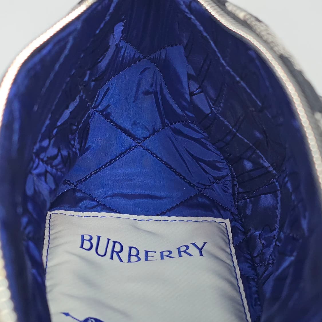 버버리 쉴드 체크 스몰 크로스백 상품이미지8