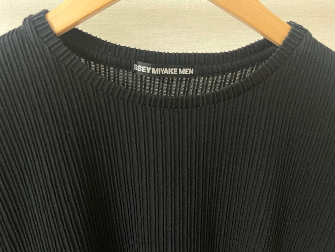 ISSEY MIYAKE MEN 플리츠 반팔티 블랙 3 정품 상품이미지2