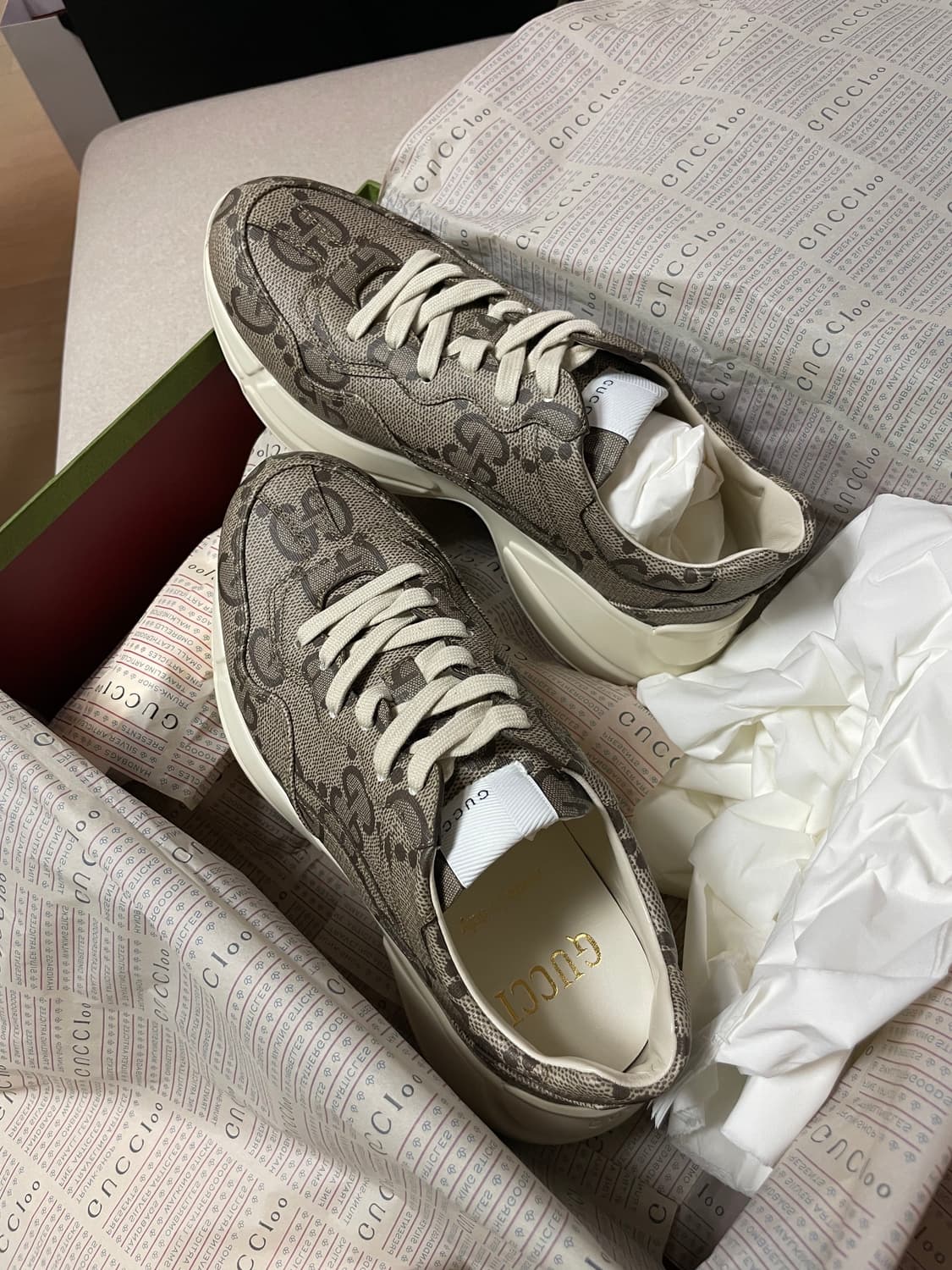 구찌 라이톤 100주년 한정판 5.5사이즈(250) 상품이미지2