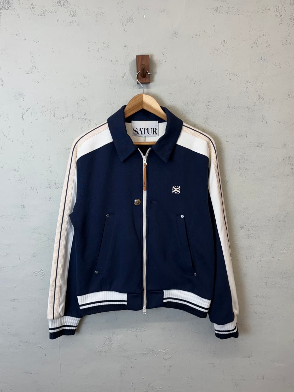 SATUR 세터 로턴 카라 트랙 집업 자켓 클래식 네이비 상품이미지1