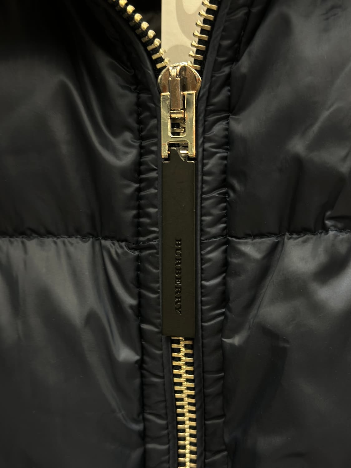 버버리 크레센트로고 네이비 경량 패딩  상품이미지8