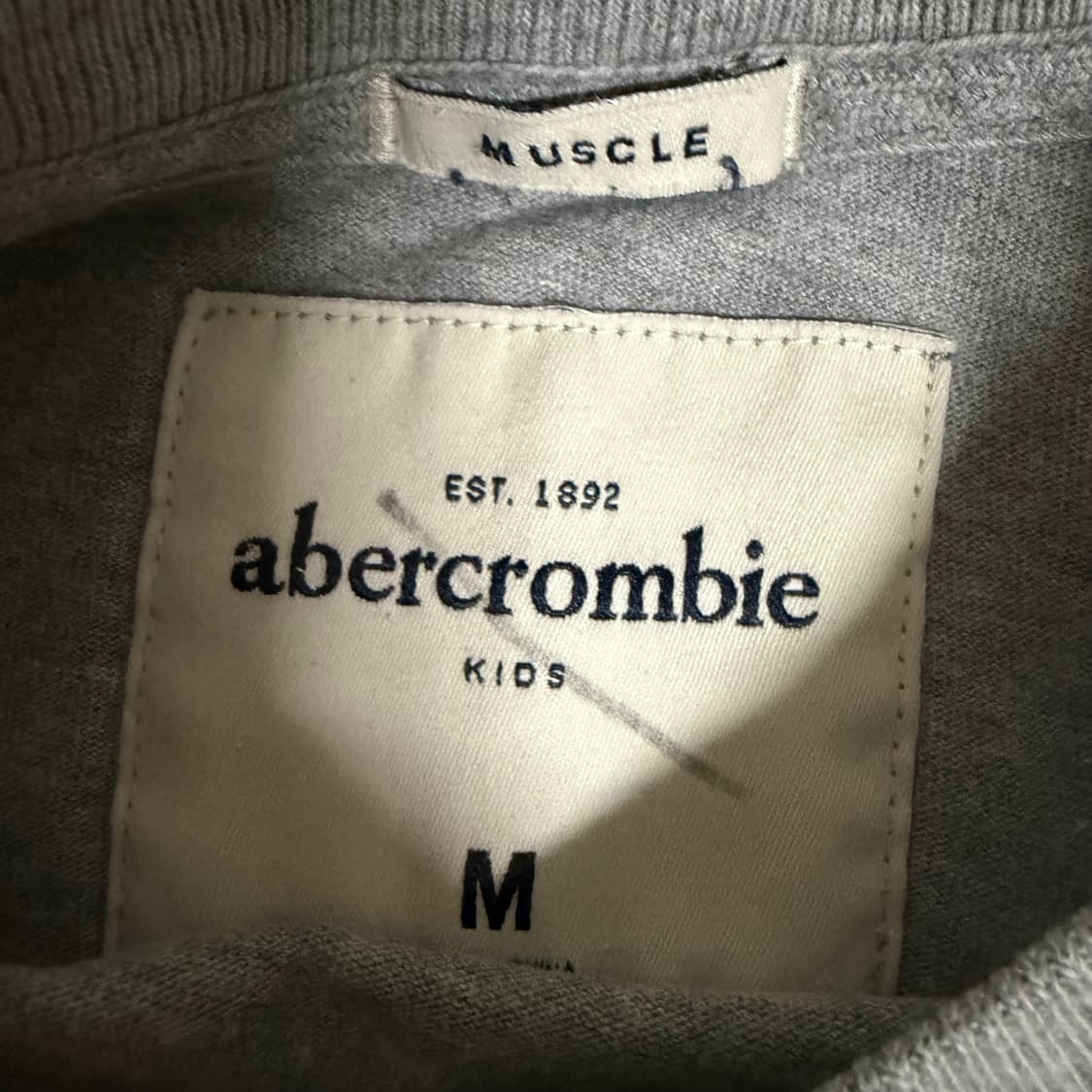 아베크롬비 그레이 반팔키 m 상품이미지3