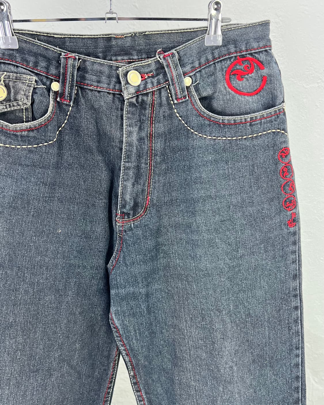 쿠지 오리엔탈 자수 디스트레스드 가먼트 워시 데님 팬츠 상품이미지4