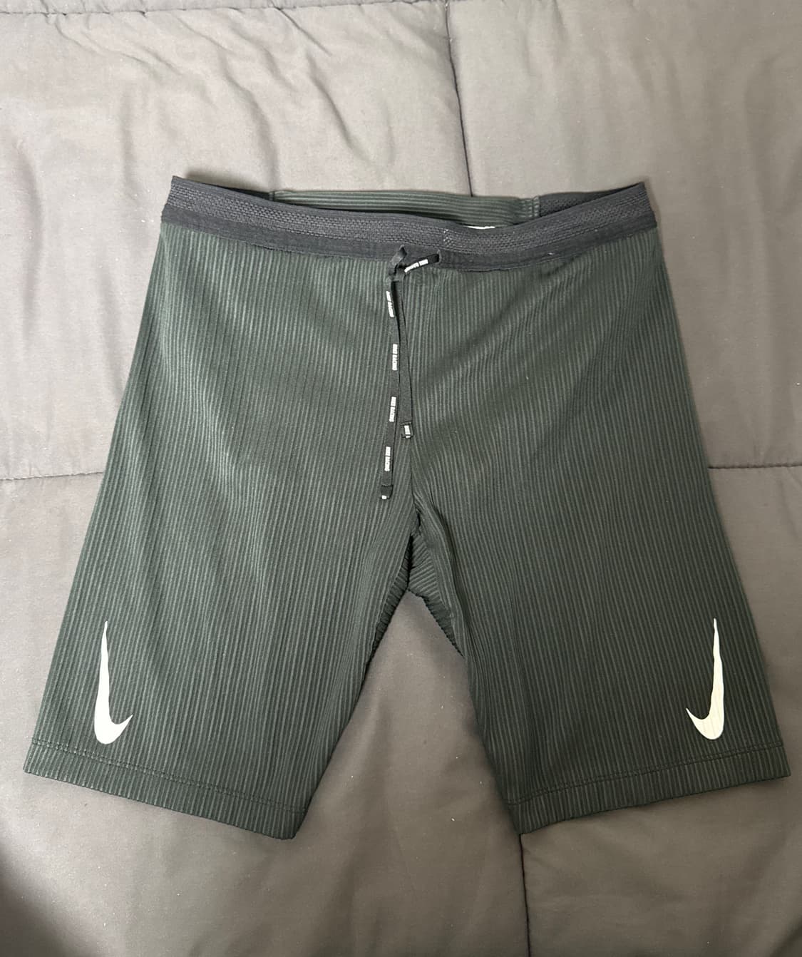 나이키 에어로스위프트 타이즈 M사이즈 판매합니다 상품이미지1