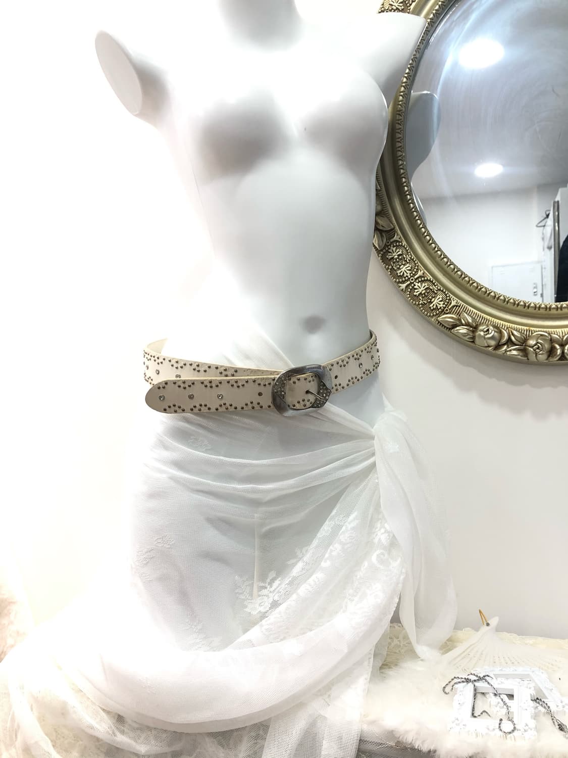ivory leather cubic stud metal belt 상품이미지1