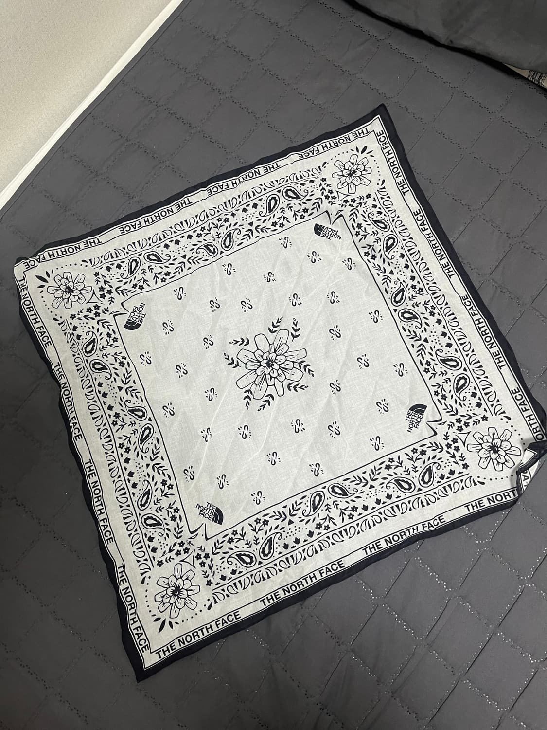 노스페이스 반다나 블랙,화이트 세트 상품이미지2