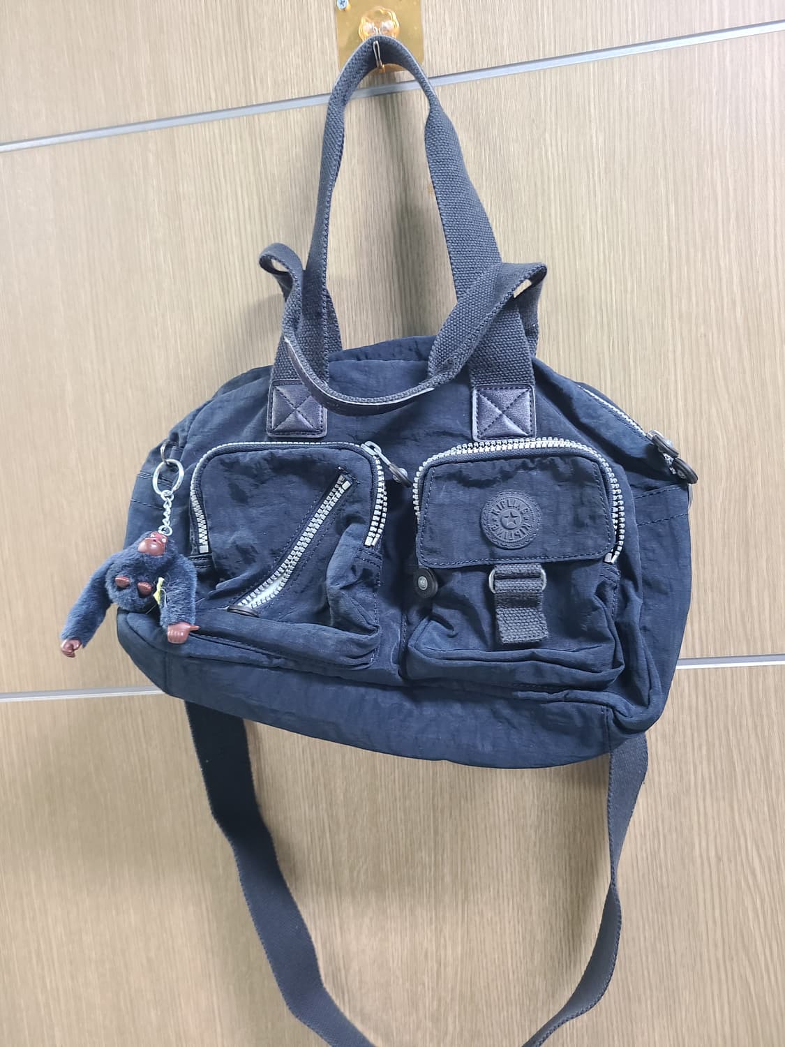 키플링 네이비 크로스백 상품이미지1