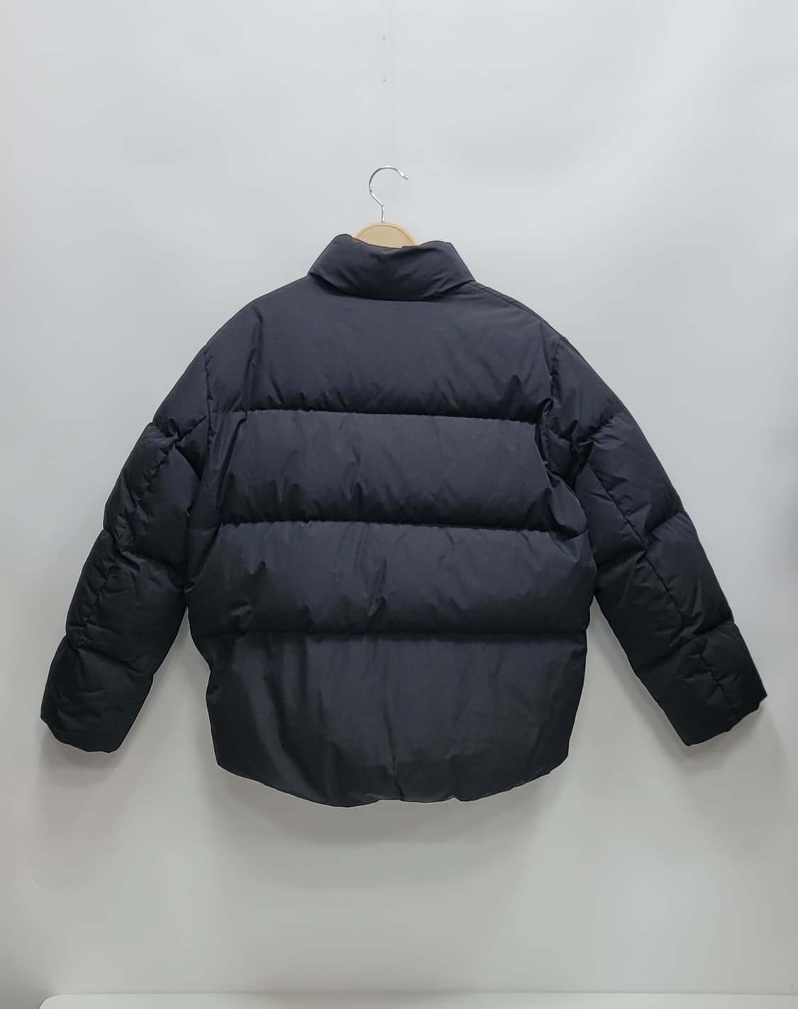 GUESS 20FW 게스 다운 숏 패딩 / 여 M (165-88A) 블랙 상품이미지2