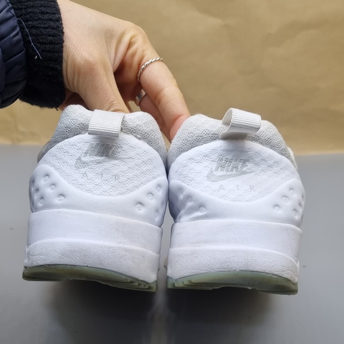 나이키 에어맥스 모션 여성운동화240  상품이미지4