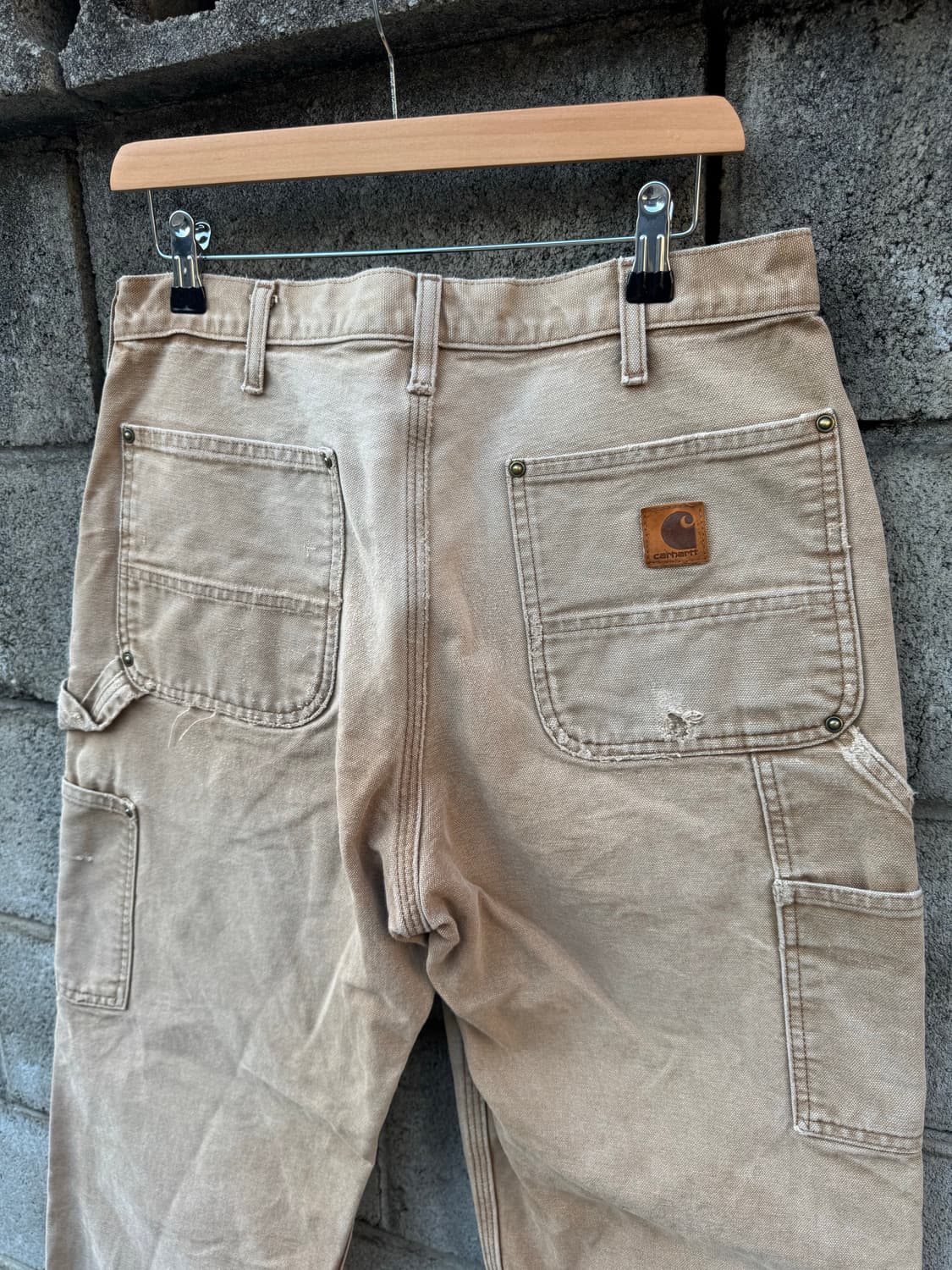 칼하트 빈티지 b136 브라운 더블니 하드페이딩 카펜터 워크 팬츠 상품이미지4