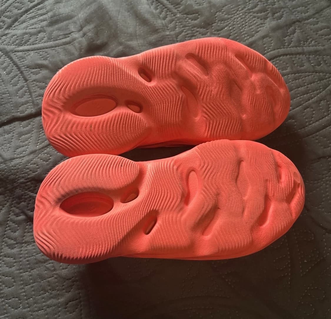 아디다스 이지폼러너 레드컬러 상품이미지4