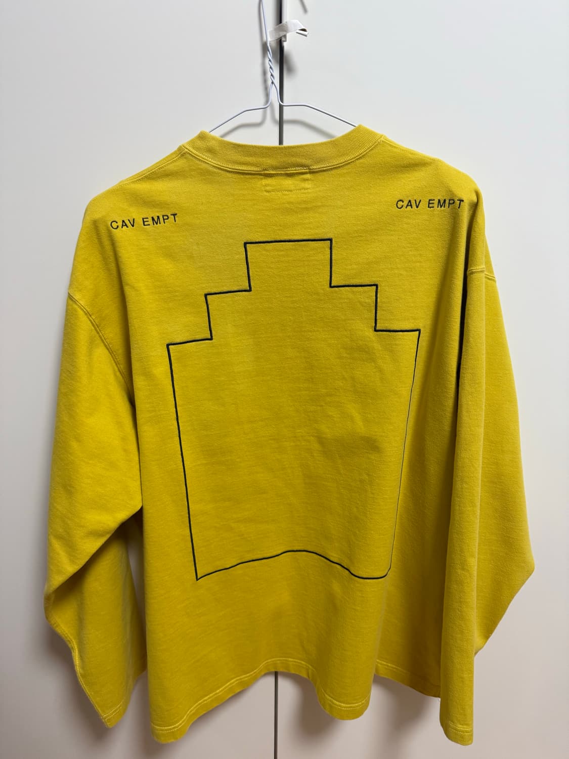 Cav Empt yellow 맨투맨 상품이미지4