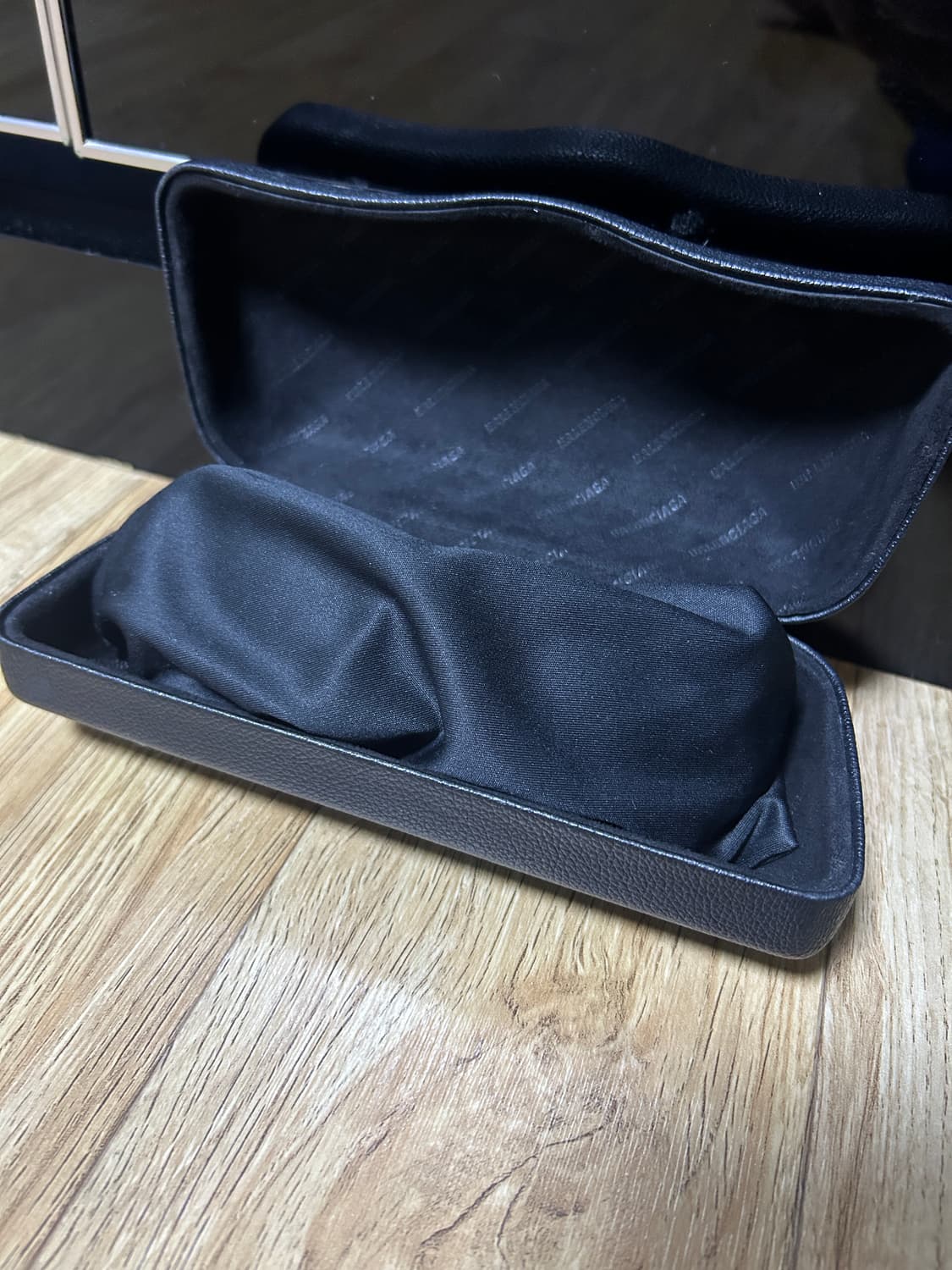 발렌시아가 오발 선글라스 상품이미지3