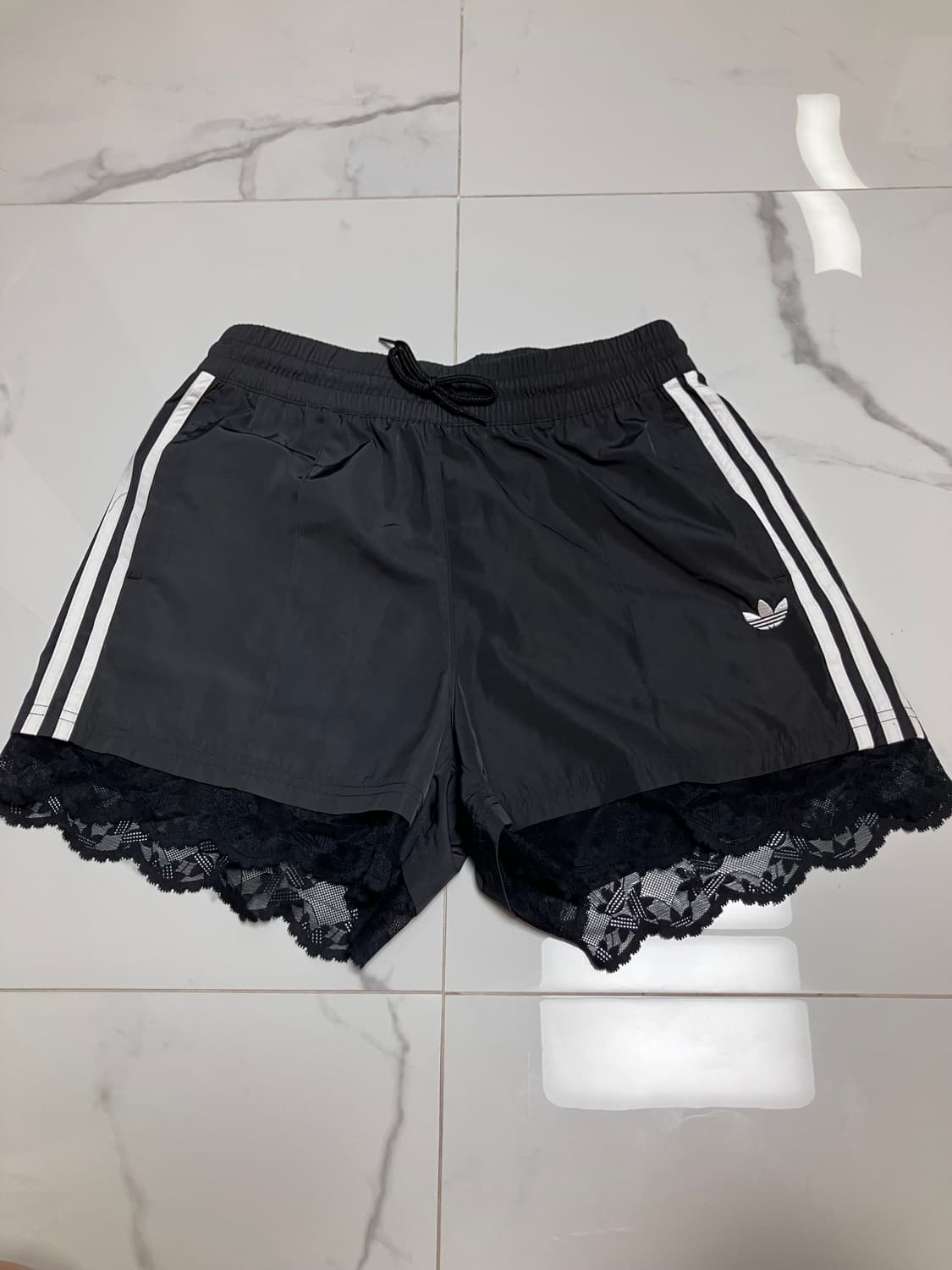 아디다스 레이스 쇼츠 스트라이프 블랙 반바지 미미 상품이미지1