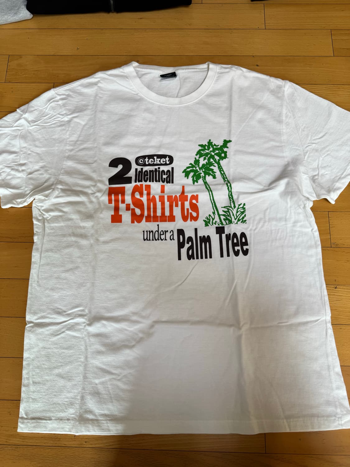 테켓 반팔티 L 새상품급 헐값 처분 상품이미지1