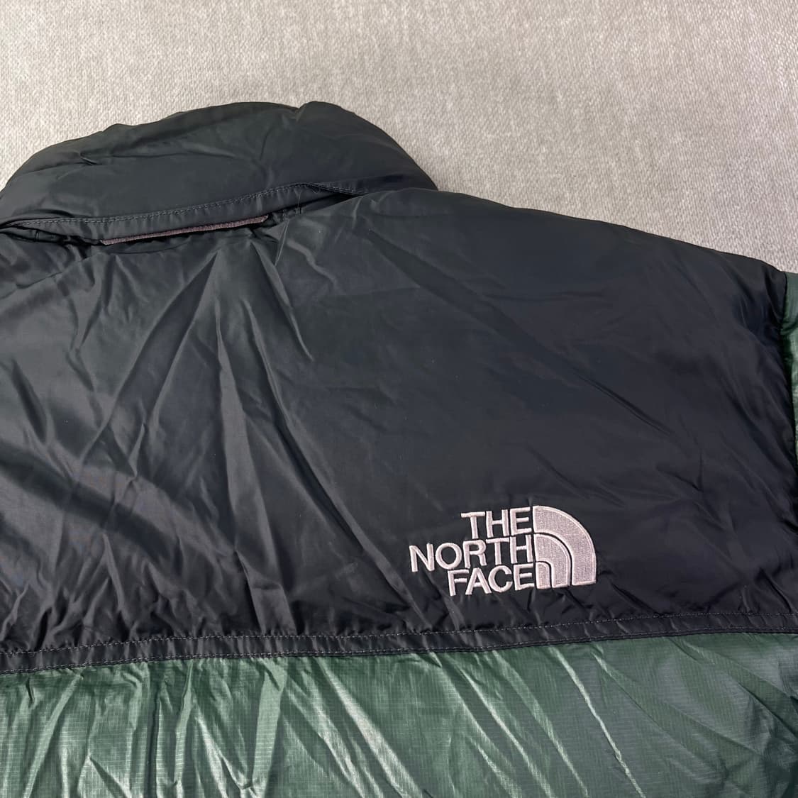 100 노스페이스 1996 눕시 700 카키 패딩 상품이미지7