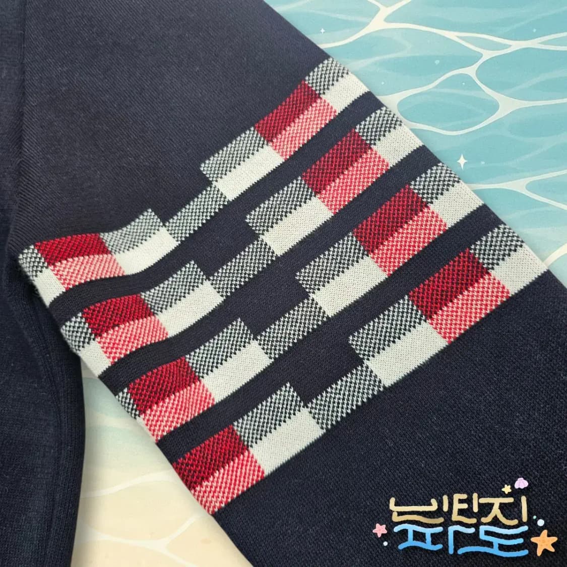 2 THOM BROWNE 톰브라운 21FW 헥터 자가드 완장 니트 상품이미지3