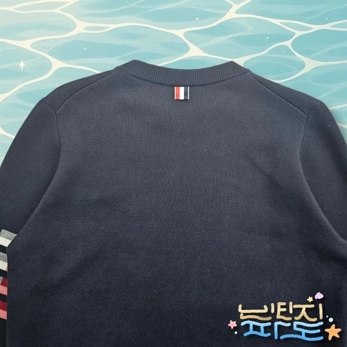 2 THOM BROWNE 톰브라운 21FW 헥터 자가드 완장 니트 상품이미지8