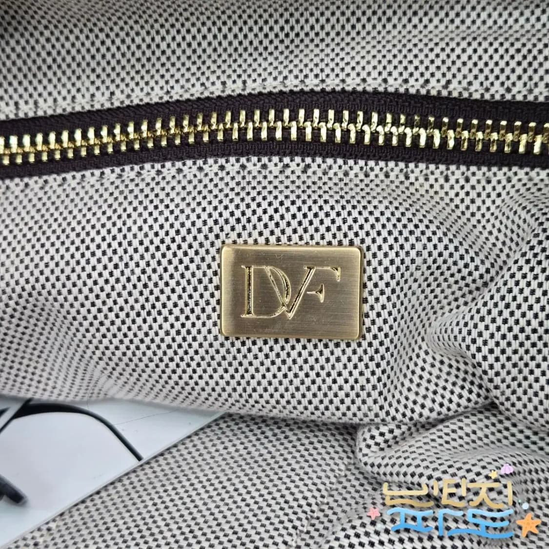 새제품 다이앤본퍼스텐버그 하퍼 사첼백 상품이미지9