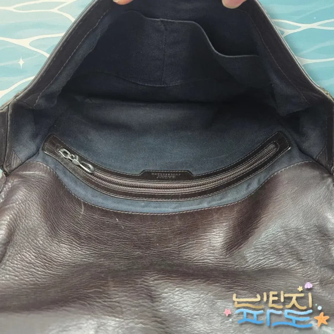 BALLY 스위스제 발리 펀칭 레터 크로스백 상품이미지9