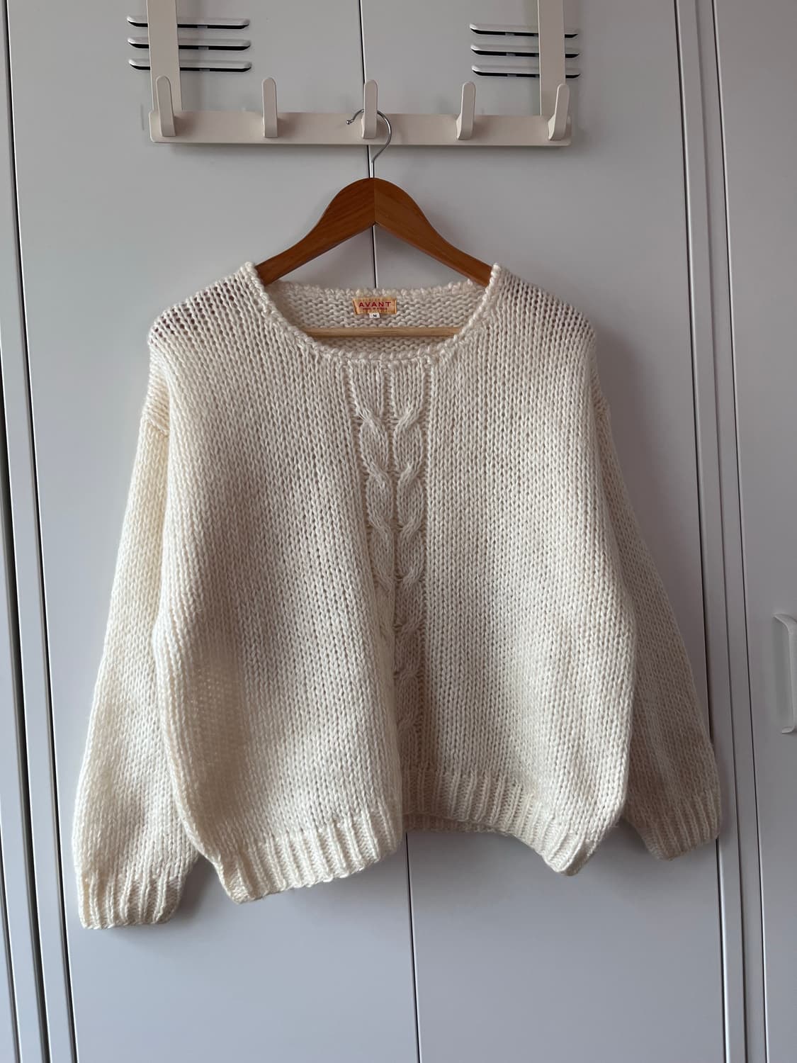 AVANT 아이보리 꽈배기 라운드 니트 상품이미지3