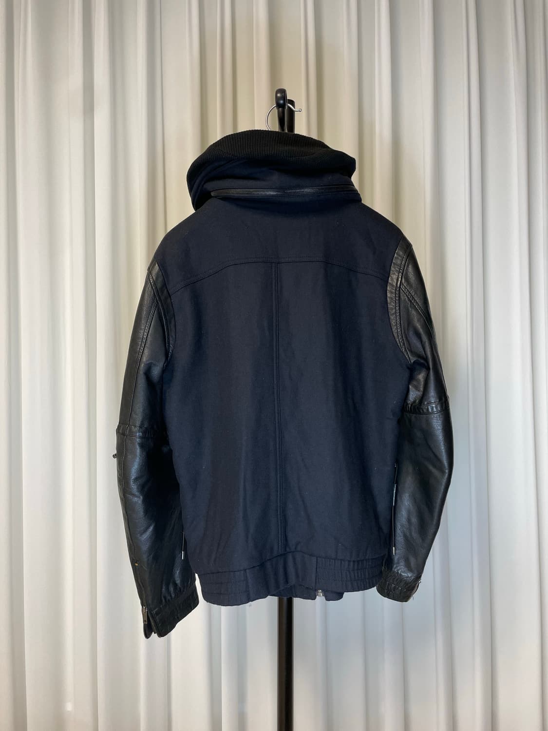 솔리드 옴므 11fw 레더 슬리브 자켓 상품이미지2