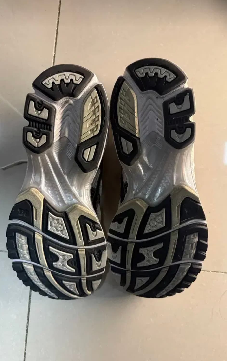 아식스 젤카야노14 크림블랙 260사이즈 상품이미지4