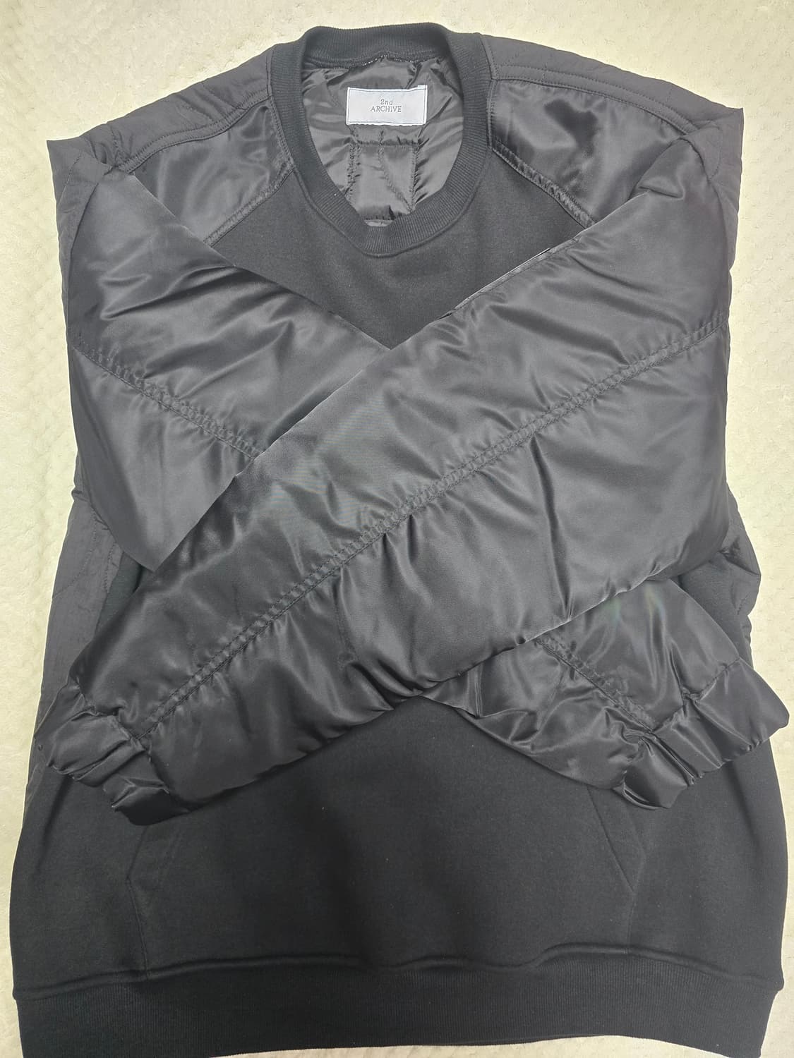 2ND ARCHIVE 퀄팅 맨투맨 블랙 상품이미지1