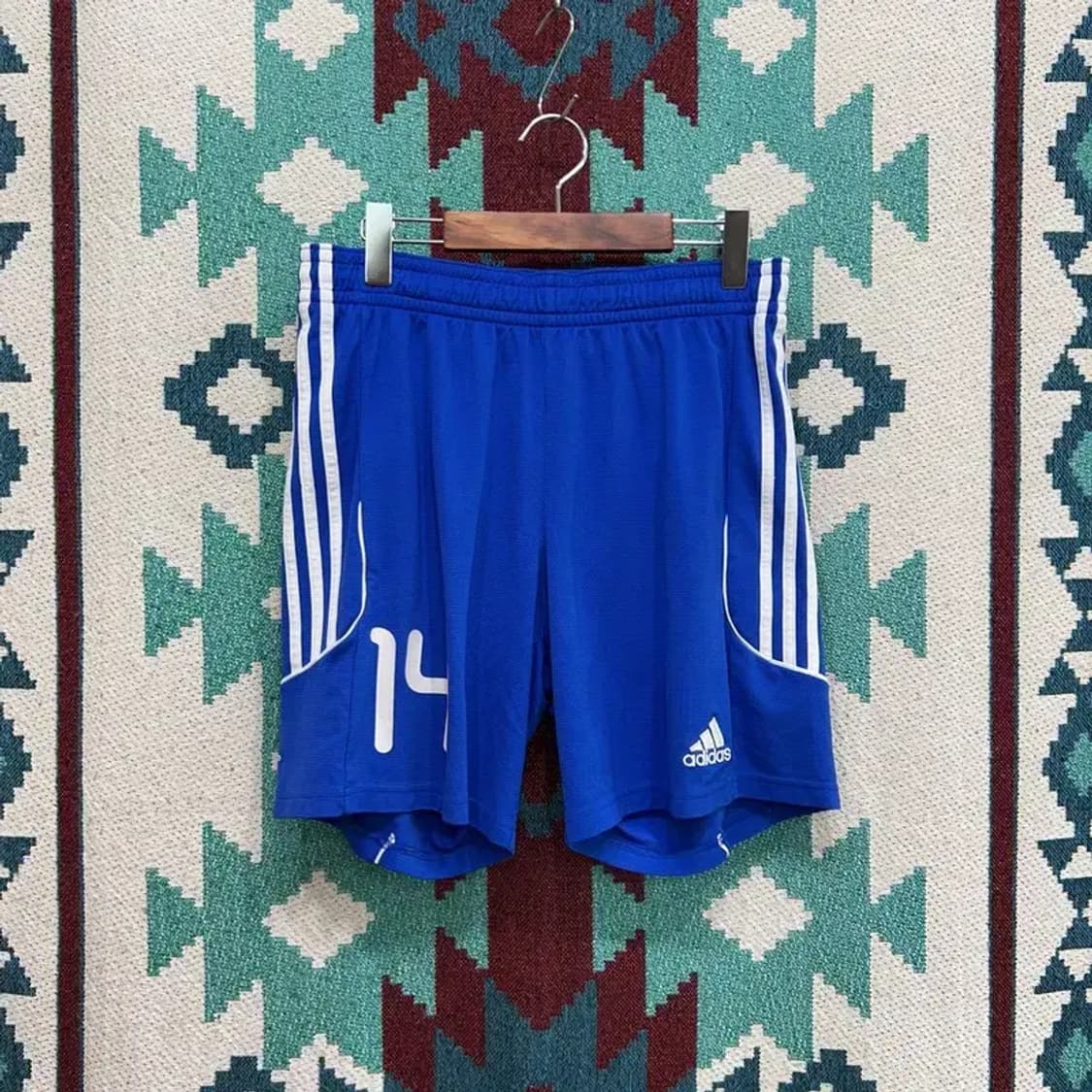 [31~33인치] 아디다스 스포츠 기능성 축구 반바지 상품이미지1