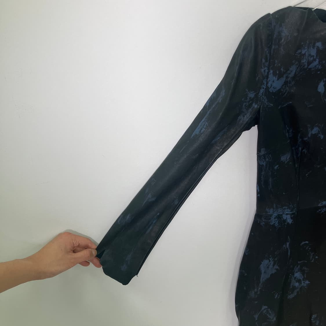 발망 블랙 패턴 지퍼 가죽 드레스 38 상품이미지5