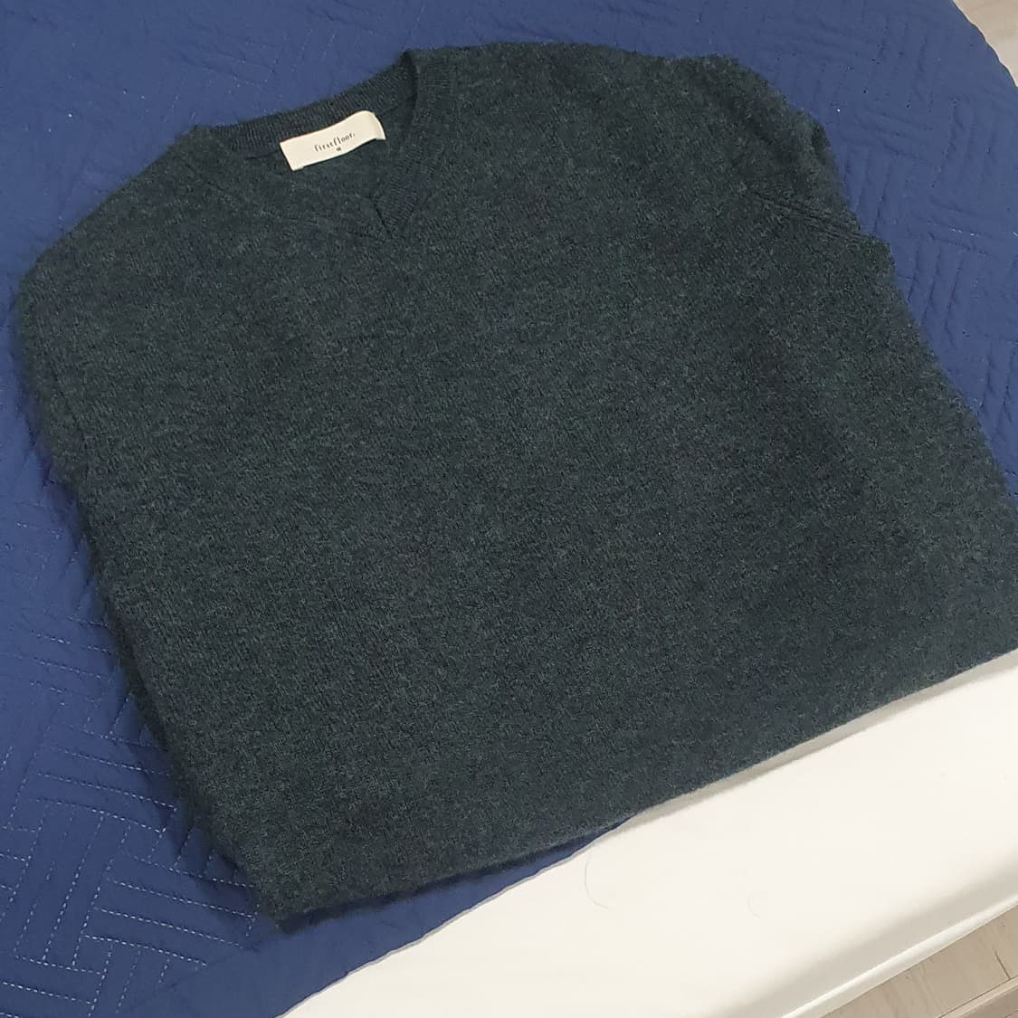 퍼스트플로어 브이넥니트 다크 그레이 48 상품이미지1