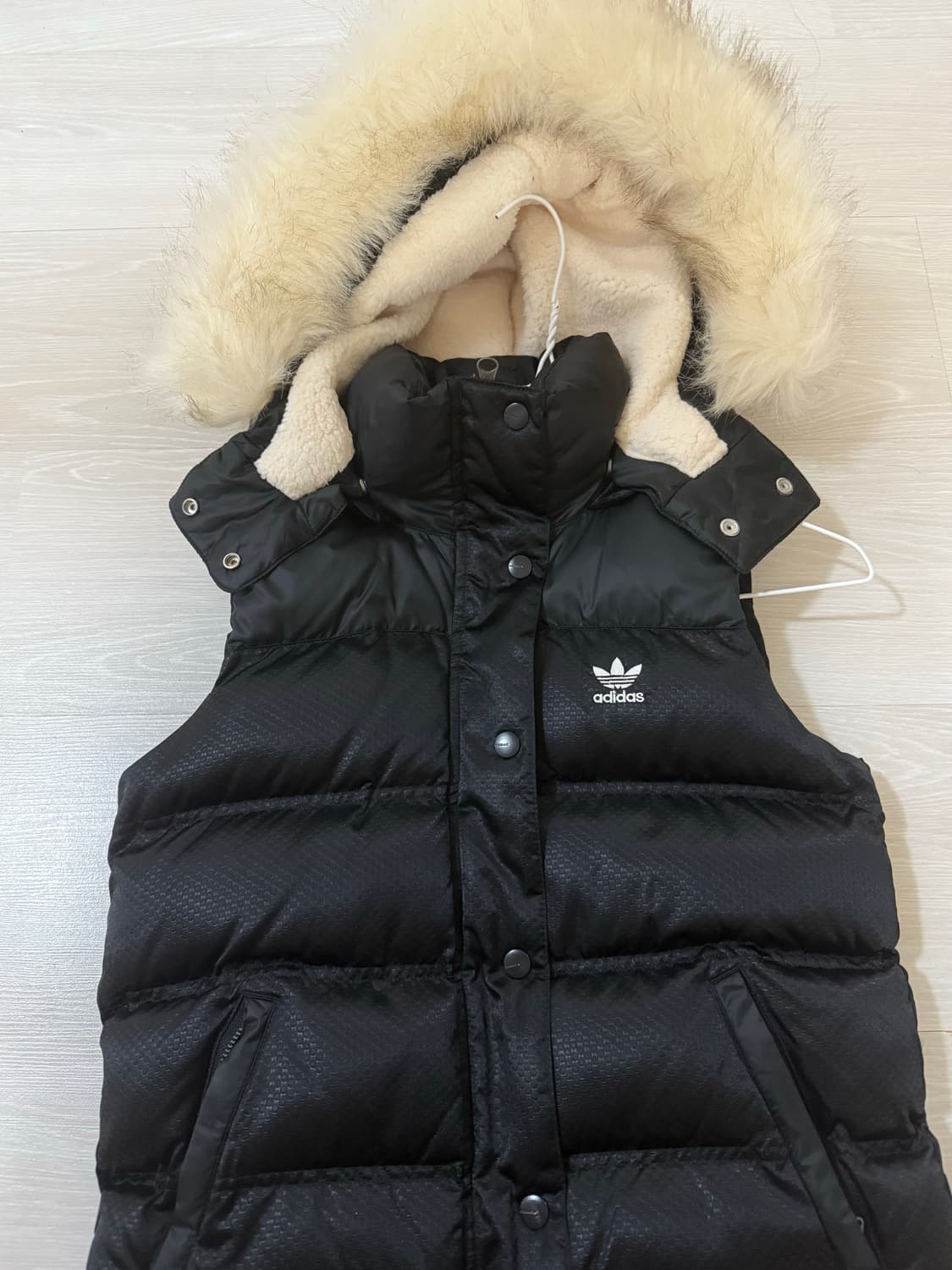 아디다스 빈티지 퍼 조끼패딩 상품이미지1