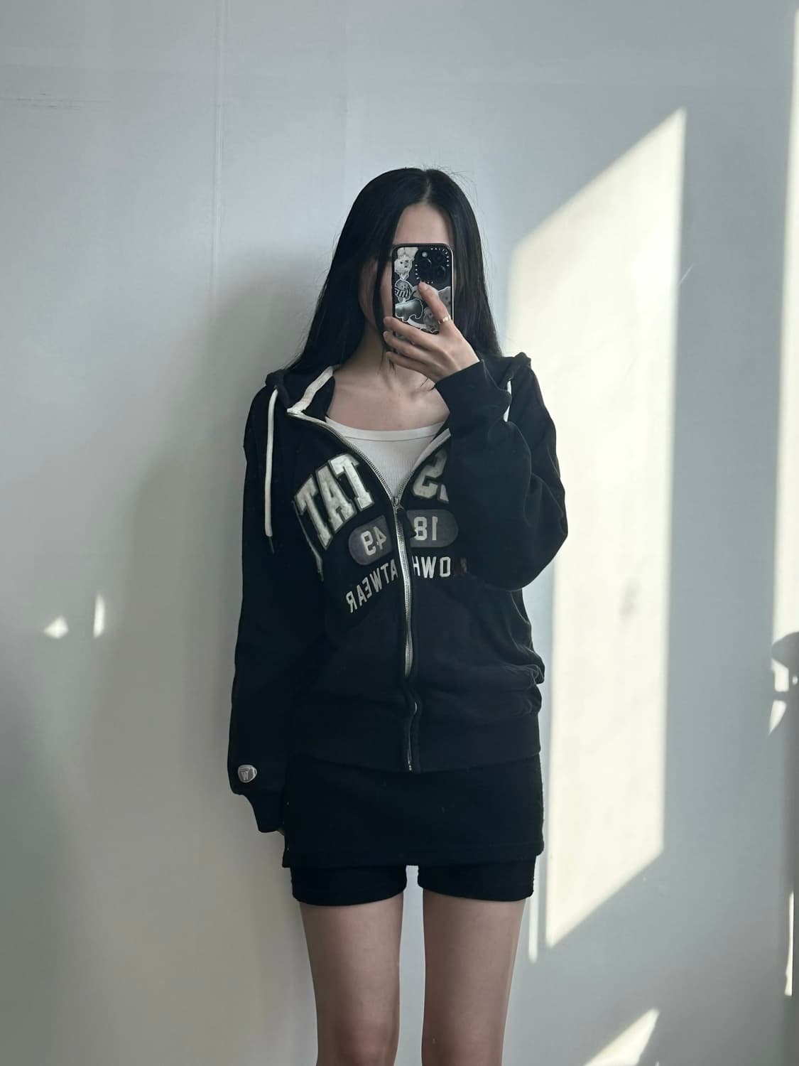 후아유 y2k 와투케 블랙 후드집업 상품이미지1