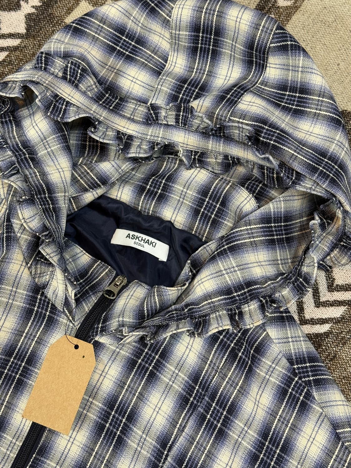 애즈카키(ASKHAKI) 셔링 후드 체크 자켓 상품이미지6