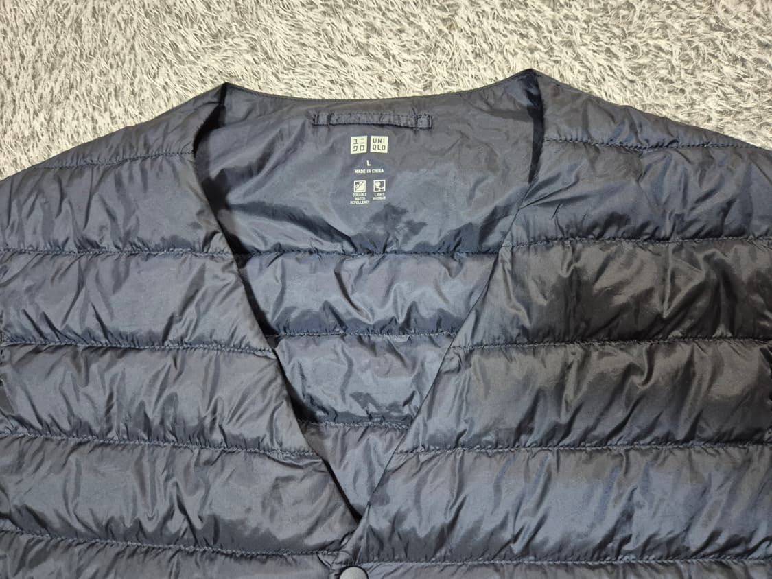 유니클로 남성 경량 패딩 조끼 L 상품이미지2