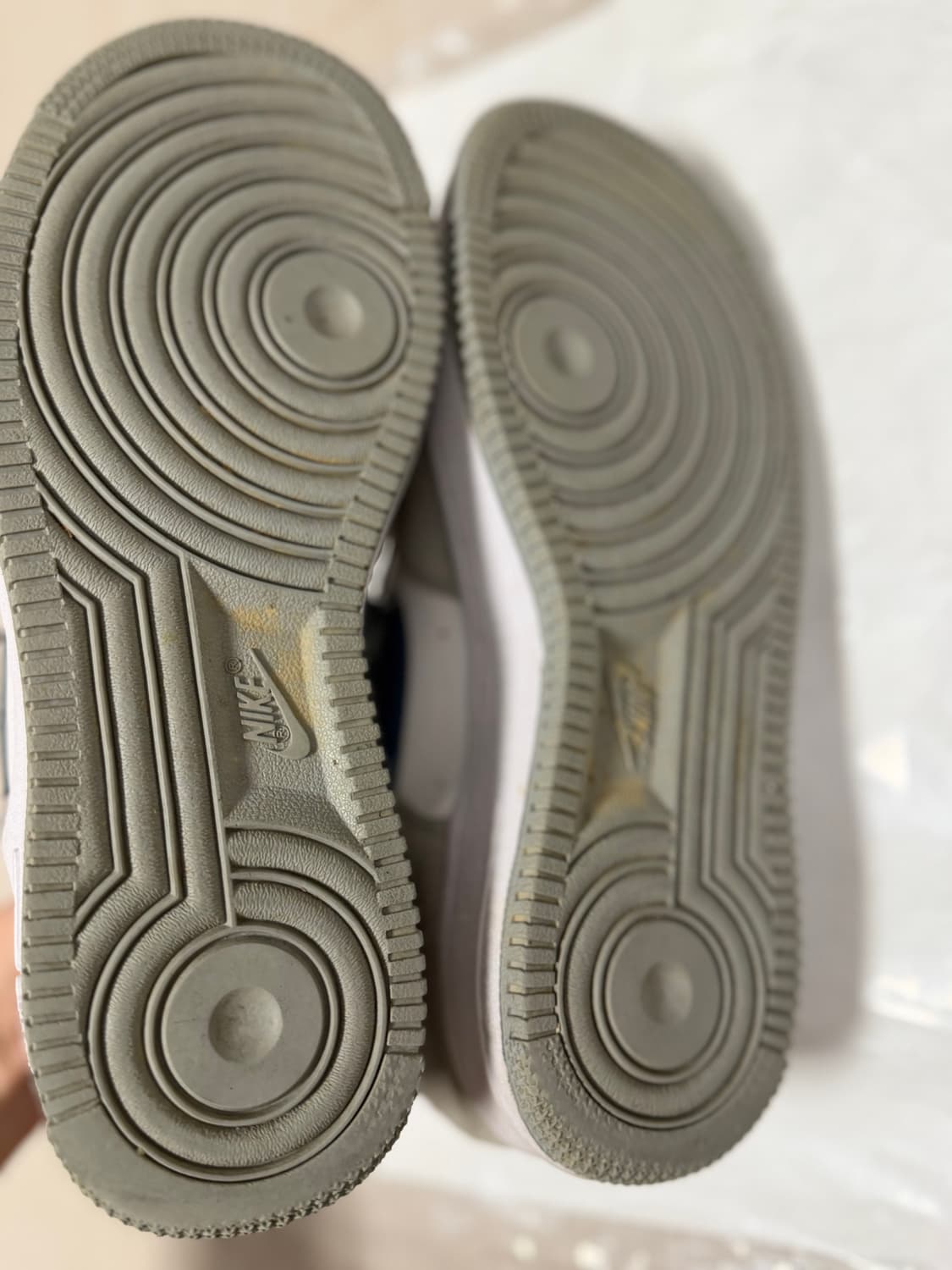 에어포스1 애슬레틱클럽 라이트스모그그레이 235 5y 상품이미지5