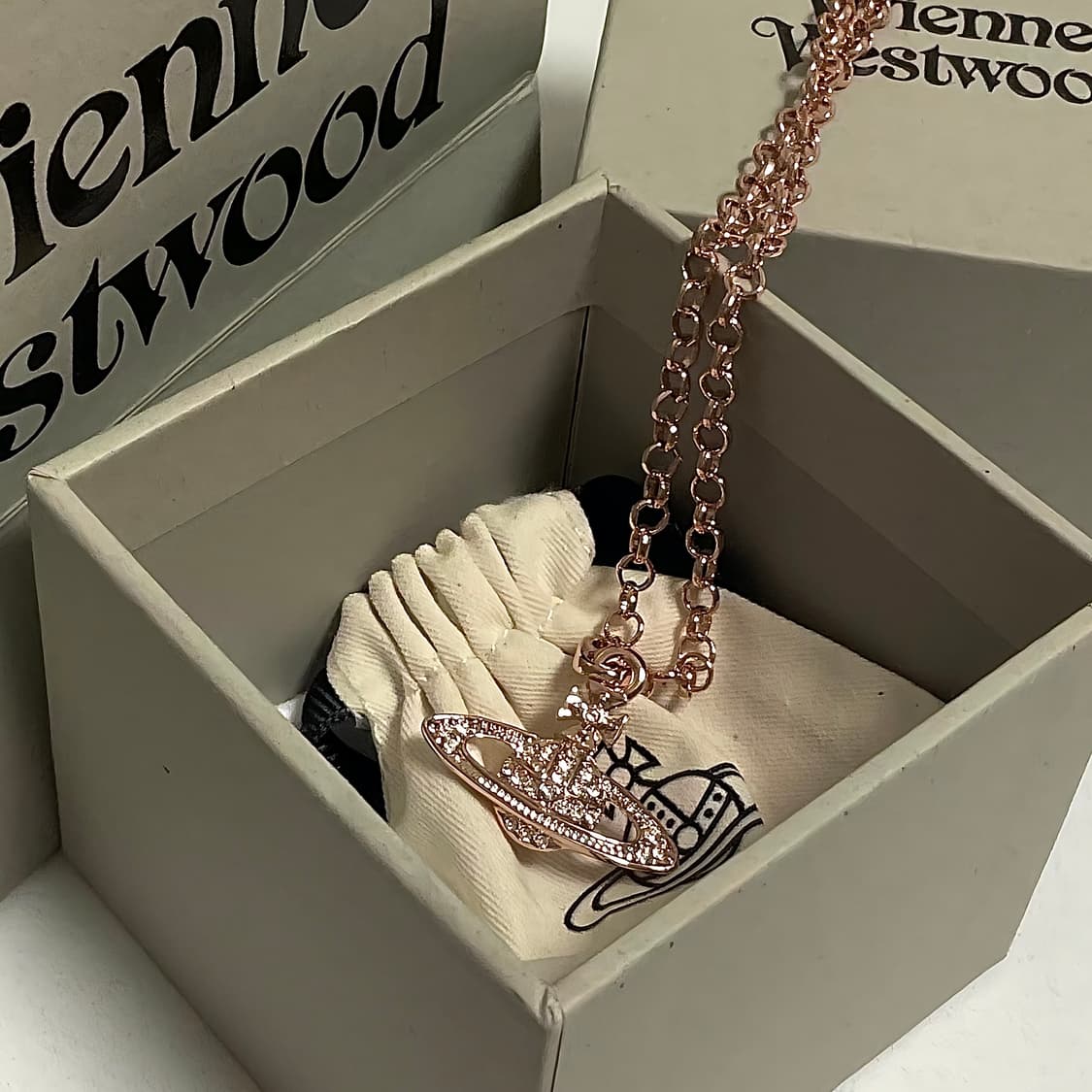 풀박스) 비비안웨스트우드 로즈골드 바스릴리프 펜던트 목걸이 상품이미지2