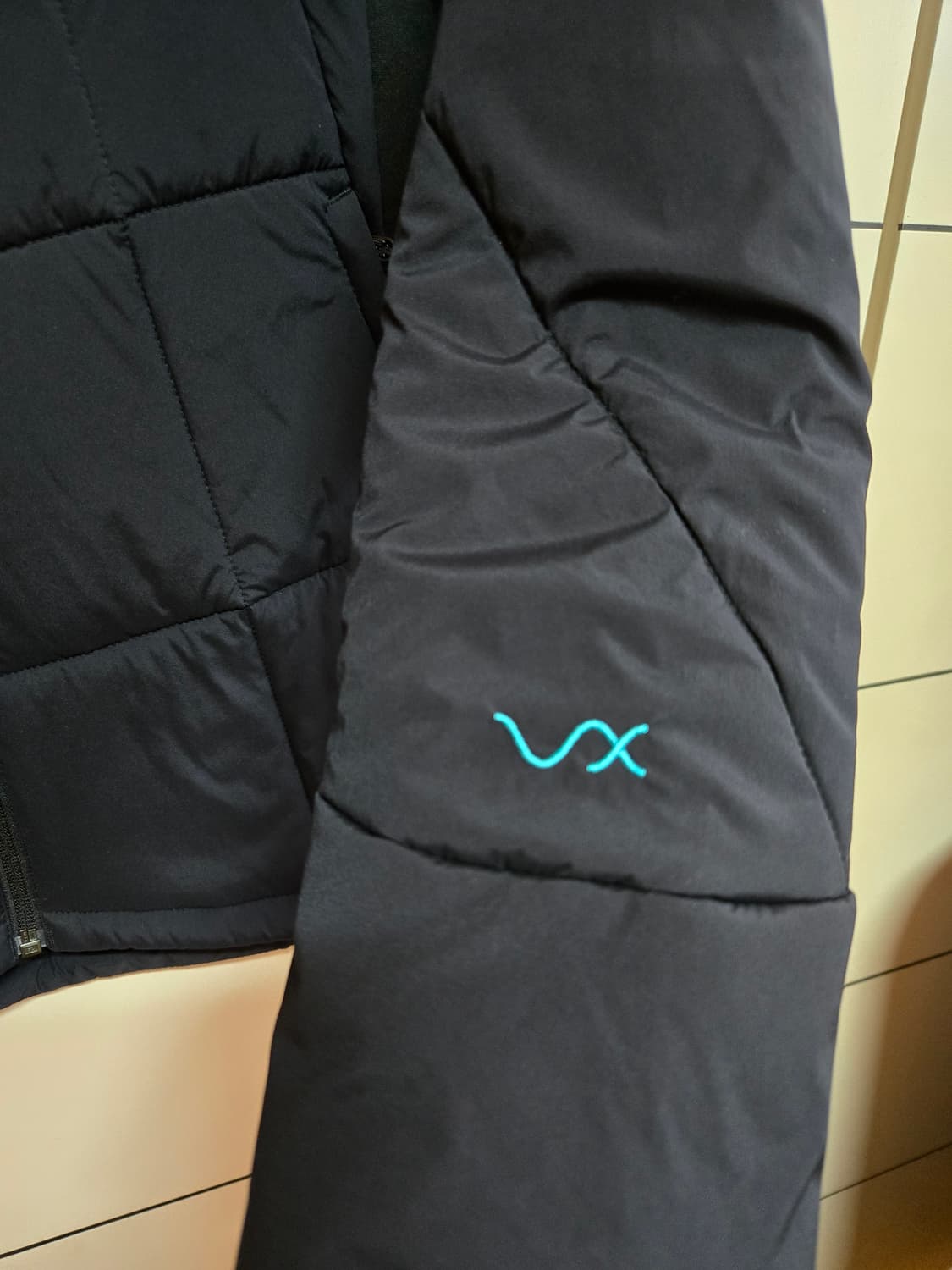 노스페이스 남성 브이엑스 경량 패딩 상품이미지3