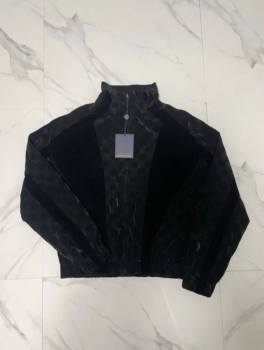새상품 25SS 루이비통 퍼렐 벨벳 윈드브레이커 자켓 48 백화점택 상품이미지1