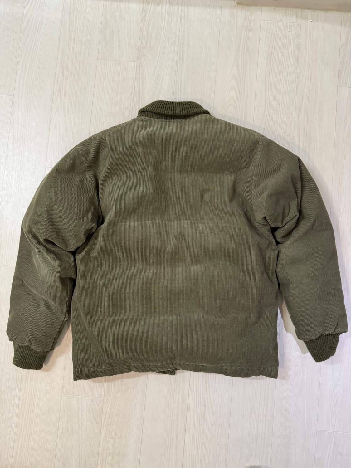 Battenwear 바튼웨어 올리브 색상 코듀로이 다운자켓 상품이미지8