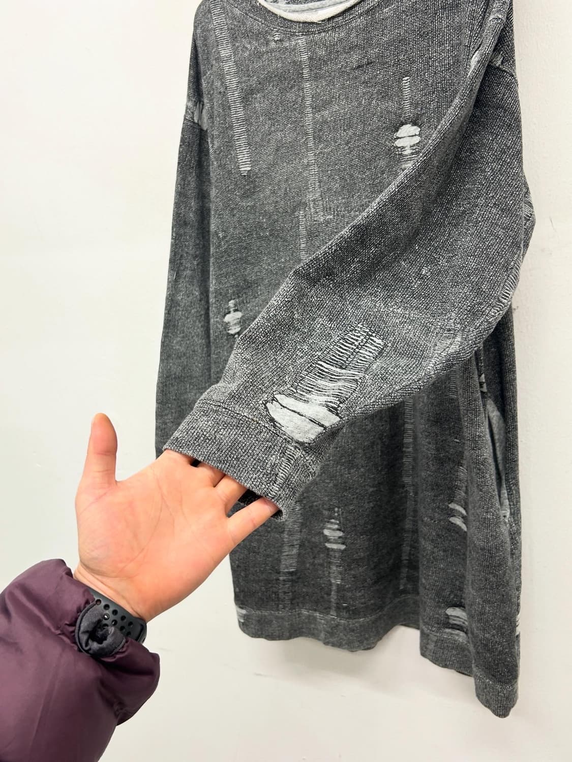 칩 먼데이 그런지 디스트로이드 롱 슬리브 상품이미지3