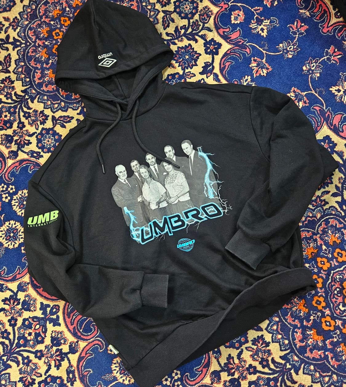 엄브로(UMBRO) 20Fw 빅프린팅 후드 브렌드 자수 티셔츠 M 상품이미지1