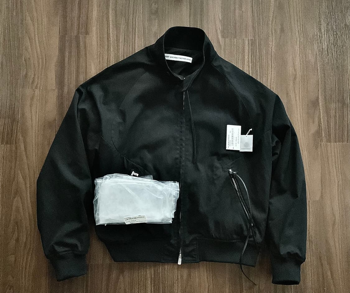 포스트 아카이브 팩션 8.0 센터 봄버 xs 상품이미지1