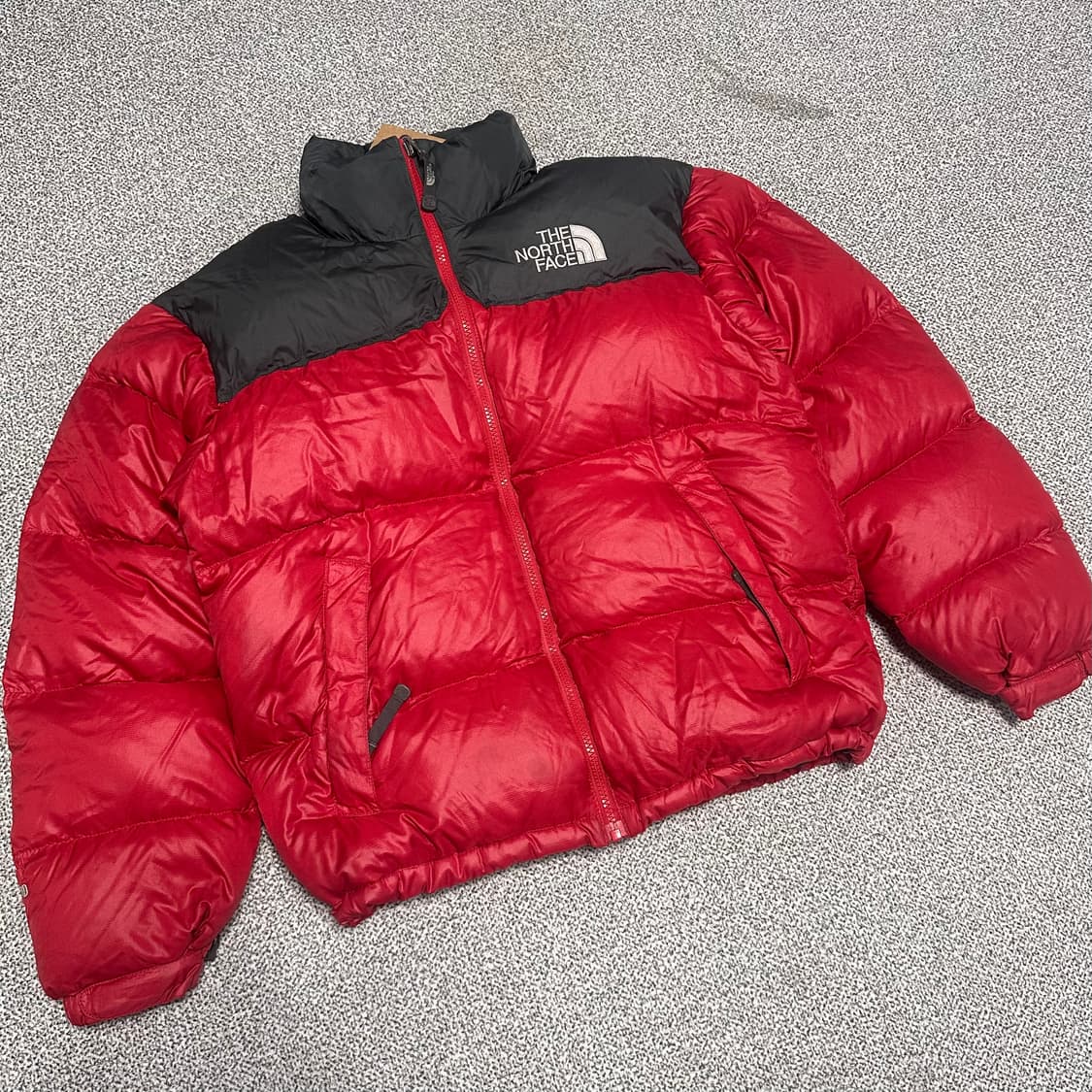 노스페이스 레드 눕시 패딩 상품이미지1